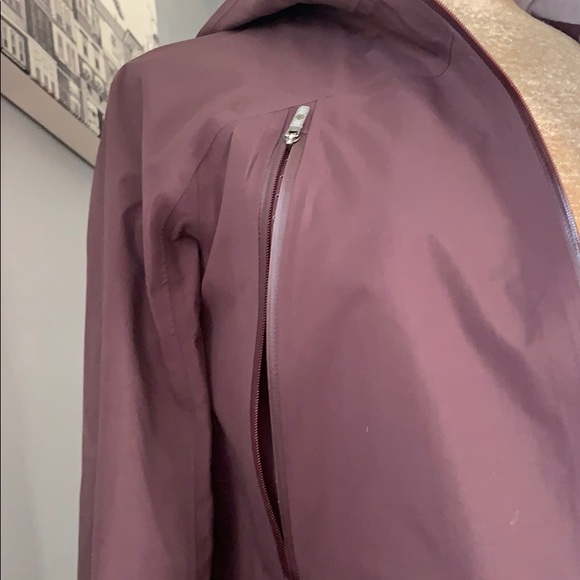 Lululemon dark purple rain jacket - Picture 5 of 5